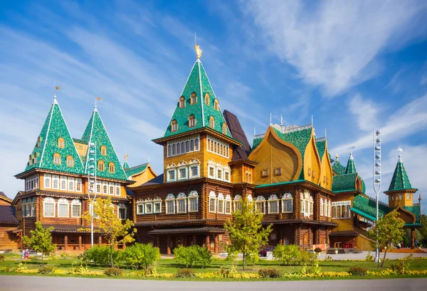 Recreated wooden palace — Stock Photo, Image