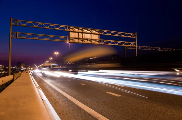 La autopista nocturna — Foto de Stock