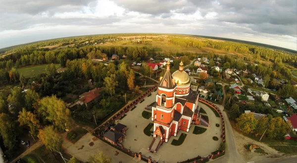 Igreja da Trindade em Karabanovo — Fotografia de Stock