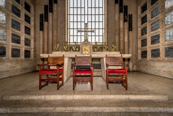 Interiör av National Pantheon i Santo Domingo, Dominikanska republiken. 1956 renoverat spanske arkitekten Javier Borroso struktur för att tjäna sin nya purp — Stockfoto