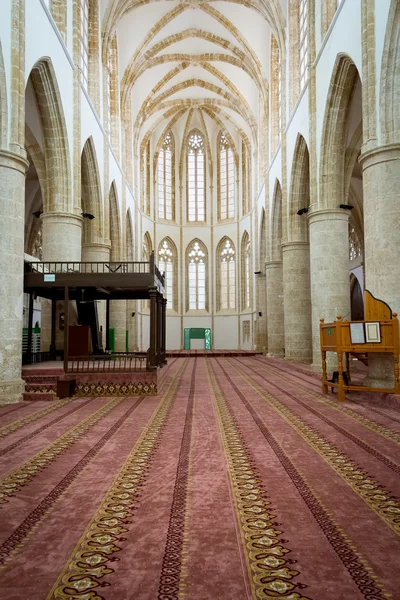 Famagusta kerk binnenshuis — Stockfoto