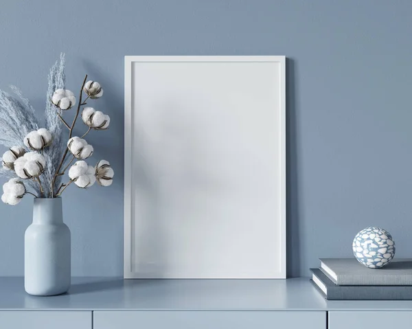 Rahmen Blauem Interieur Mit Einer Kommode Einer Vase Mit Einem Stockfoto