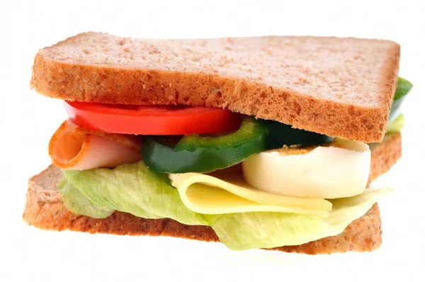 Zelfgemaakte Sandwich Met Brood Ham Kaas Groenten Close Witte Achtergrond — Stockfoto