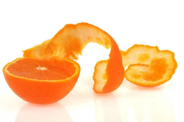 Half Peeled Orange Close White Background — Stock Photo, Image