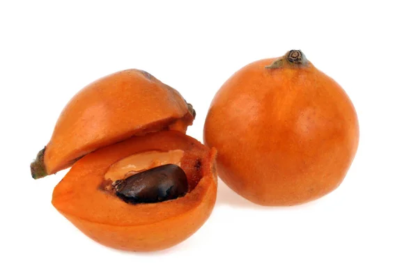 Hela Medlar Och Öppen Medlar Närbild Vit Bakgrund — Stockfoto