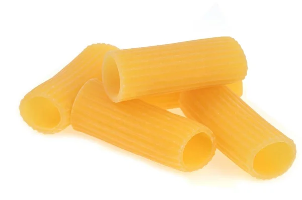 Raw Rigatoni Close Fundo Branco — Fotografia de Stock