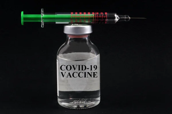 Concetto Vaccino Covid Con Flaconcino Siringa Fondo Nero — Foto Stock