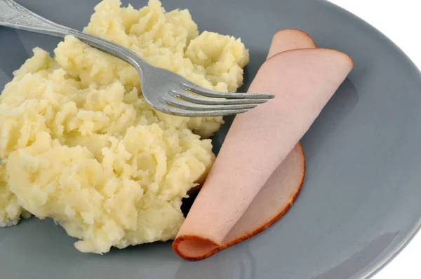 Teller Kartoffelpüree Mit Einer Scheibe Schinken Und Einer Gabel Nahaufnahme — Stockfoto