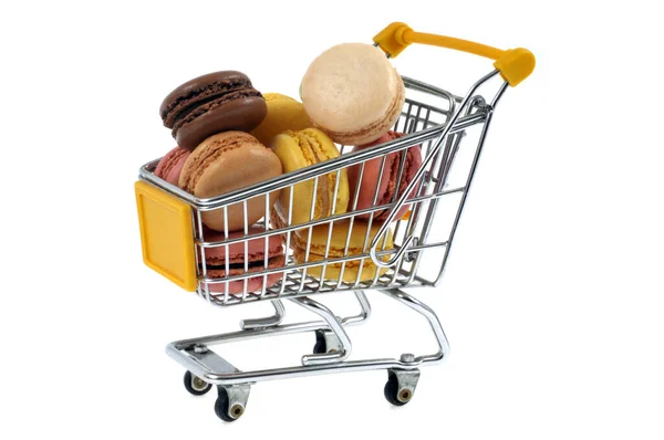 Carrello Del Supermercato Pieno Amaretti Diversi Sapori Primo Piano Sfondo — Foto Stock