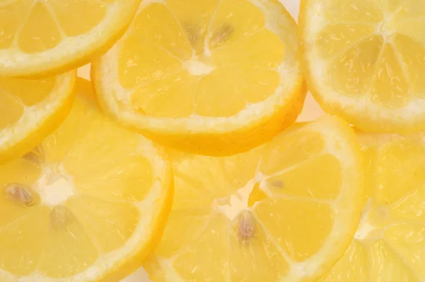 Кусочки Свежих Лимонов — стоковое фото