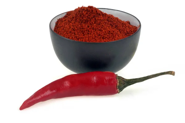 Cuenco Chile Polvo Chiles Rojos Cerca Sobre Fondo Blanco — Foto de Stock