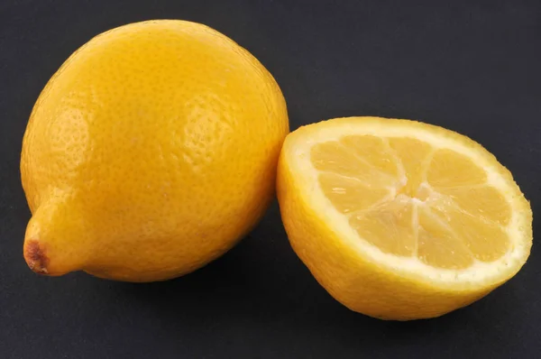 Lemon Half Lemon Close Black Background — Stock Photo, Image