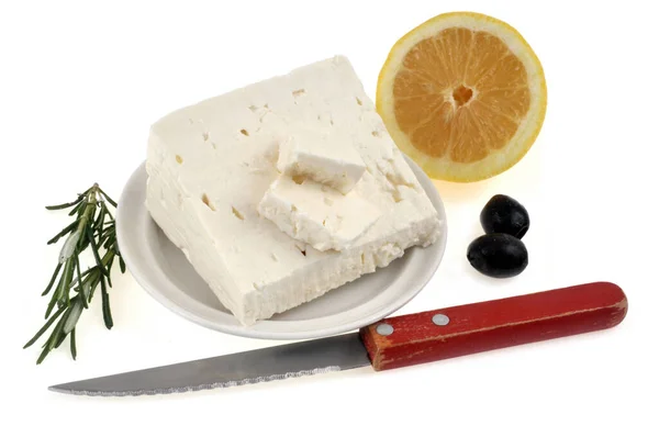 Шматок Фети Блюдці Розмарином Лимоном Чорними Оливками — стокове фото