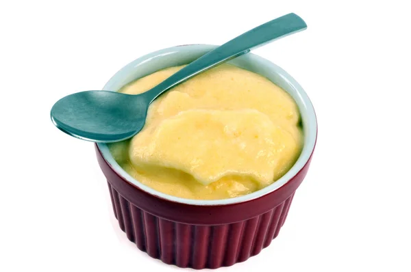 Ramekin Der Zitronencreme Mit Einem Löffel Und Einer Zitrone Nahaufnahme — Stockfoto