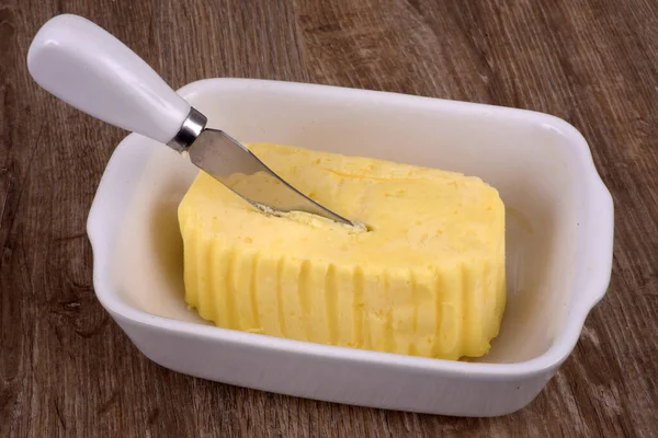 Gesalzene Butter Einer Schüssel Der Ein Messer Steckt — Stockfoto