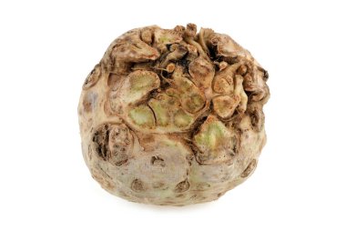 Kereviz beyaz arkaplanda yakın plan