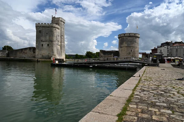 La Rochelle 'deki Saint-Nicolas ve Zincir Kulesi 