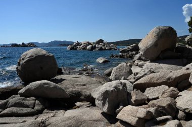 Korsika 'daki Punta di Colombara Kayaları 