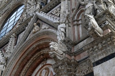 Siena 'daki Santa Maria Assunta Katedrali' nin mimari ayrıntıları
