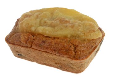 Beyaz arkaplanda izole edilmiş ev yapımı cheesecake 'in yakın çekimi