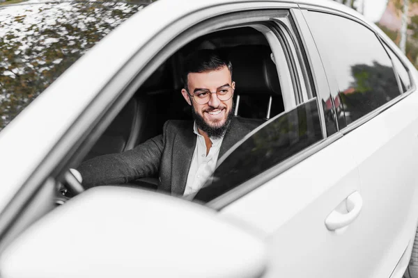 Empresario Conduciendo Coche — Foto de Stock