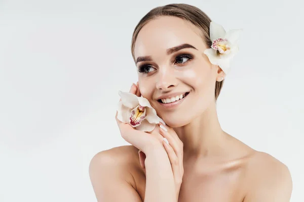 Bella Donna Sorridente Con Pelle Fresca Pulita Uno Sfondo Bianco — Foto Stock