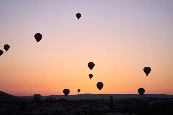 Globos Aire Caliente Volando Sobre Espectacular Goreme Capadocia Turquía Vista —  Fotos de Stock