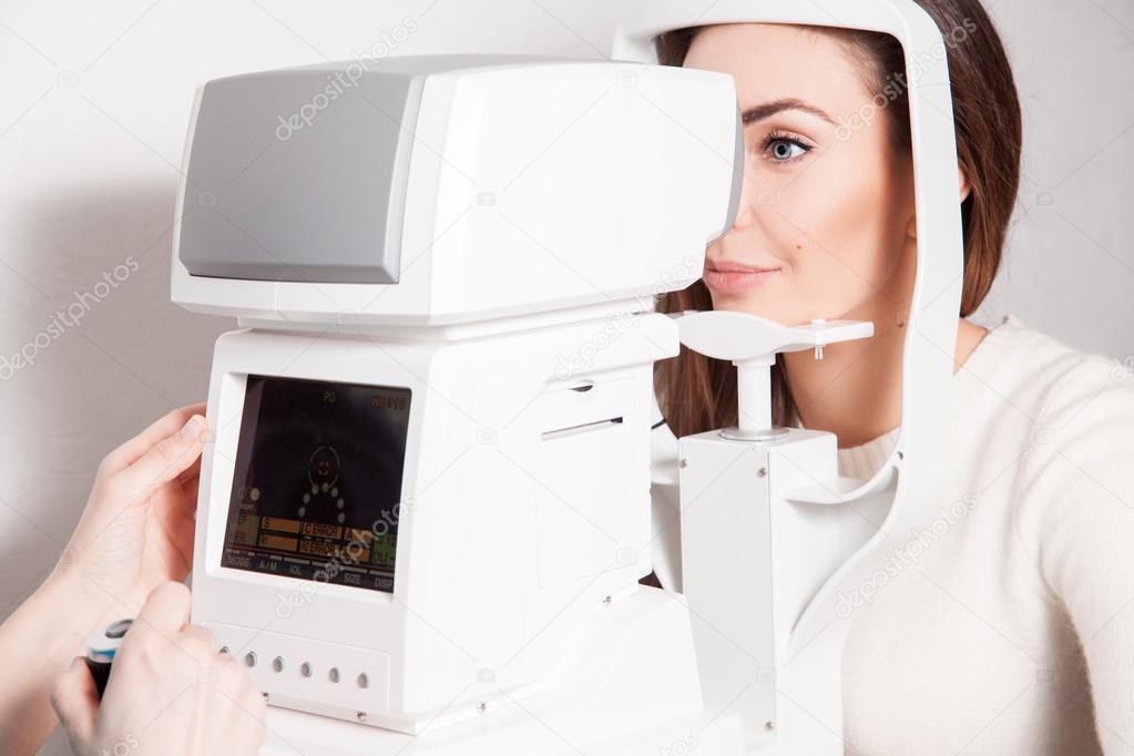 patient in ophthalmology clinic during the study of computer vis