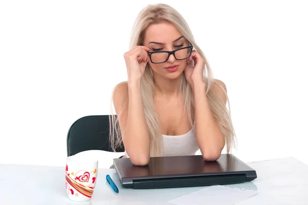 Girl with a cup and laptop — Stock Photo, Image