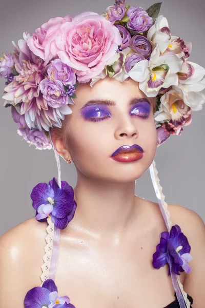 Vertical photo of Elegant Girl with wreath on head and makeup in — Stock Photo, Image