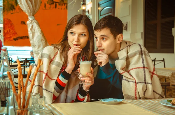 Couple having fun on a date — Stock Photo, Image