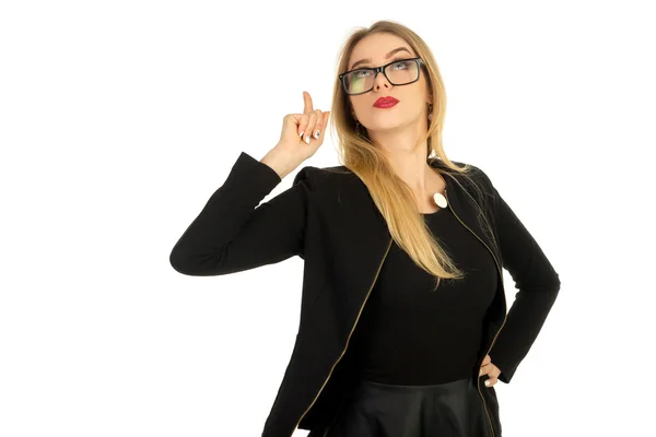 Mujer bonita en ropa negra con estilo y gafas posando —  Fotos de Stock