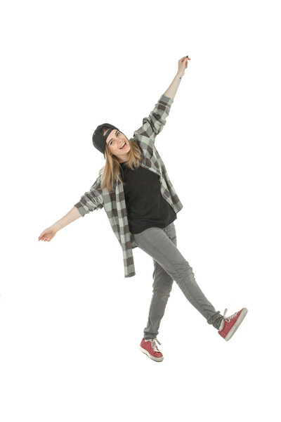 женщина в повседневной одежде
