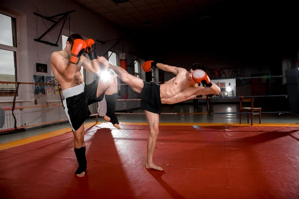 Two men is boxing on the ring — Stock Photo, Image