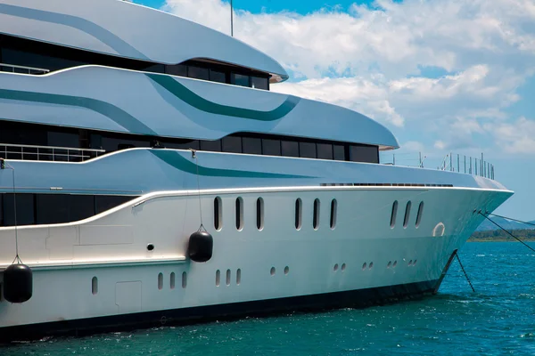 Yacht with lots of deck — Stock Photo, Image