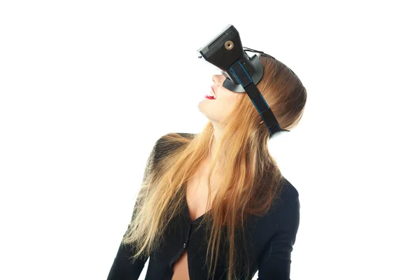 Schöne Frau mit Virtual-Reality-Brille — Stockfoto
