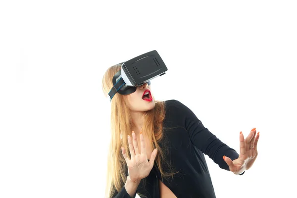 Chica en casco de realidad virtual — Foto de Stock