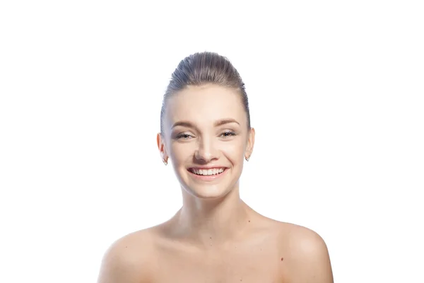 Closeup portret van gelukkige jonge vrouw in studio — Stockfoto