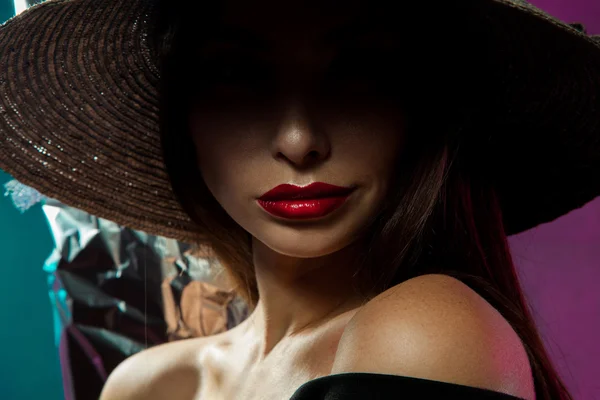 Beauty woman in hat — Stock Photo, Image