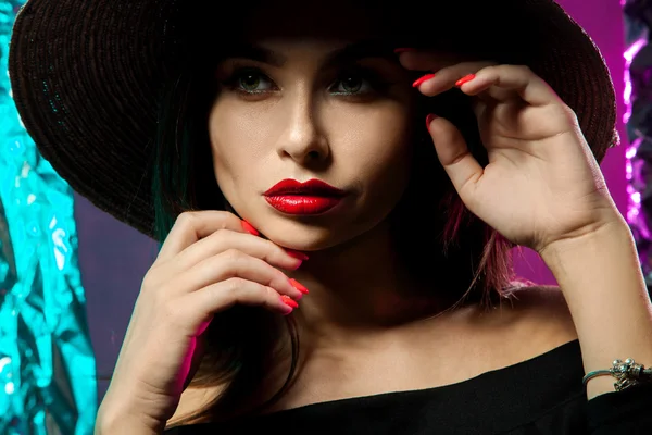 Young girl with red lips — Stock Photo, Image