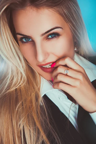 Seductive adult blonde woman looking at camera — Stock Photo, Image