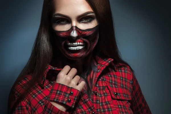 Portret poziomy dorosły dziewczynka z przerażające oblicze sztuki na Halloween — Zdjęcie stockowe