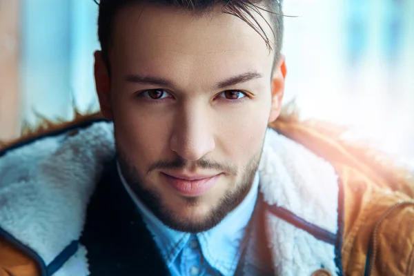 Güzellik moda erkek modeli rahat bakmak 