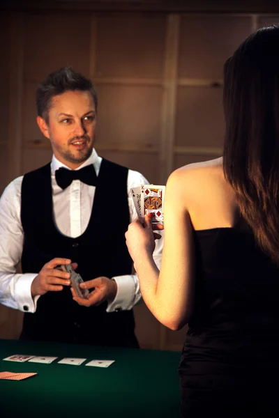 Vertical photo of people playing poker — Stock Photo, Image