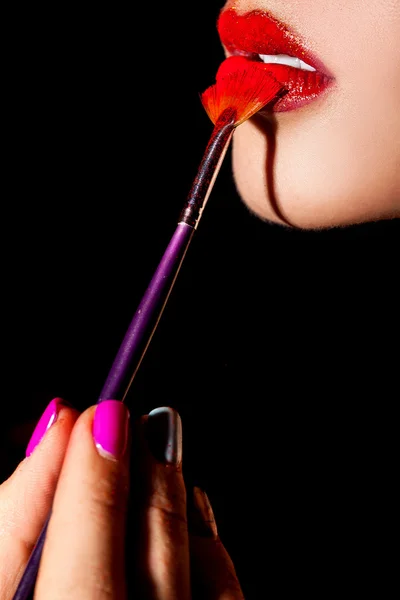 Vertical photo of beautiful lips and brush apply lipstick — 图库照片