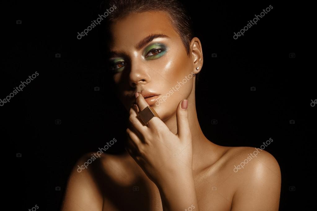 High Contrast Makeup  Saubhaya Makeup
