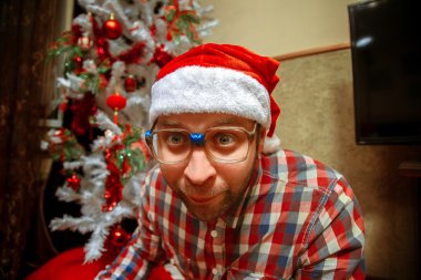 Komik hipster Stana şapkalı Noel kutlaması