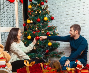 komik çift Noel kutluyor