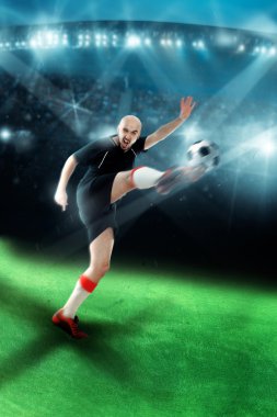 Futbol oynamak ve bir Top oyunda çekim adam