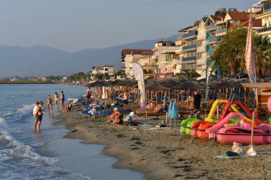 Paralia, Katerini, Yunanistan, 14.08.2025: Paralia, Katerini, Yunanistan 'da deniz üzerinde gün doğumu.